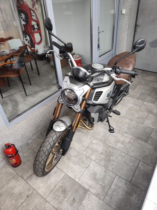 Motocykl CFMoto CLX-700