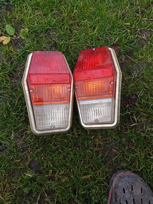 Продам задні фонарі на газ 24