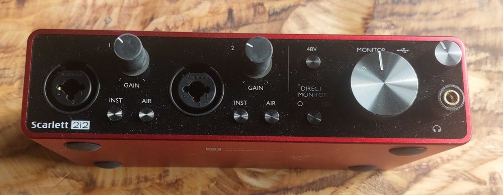 Focusrite Scarlett 2i2