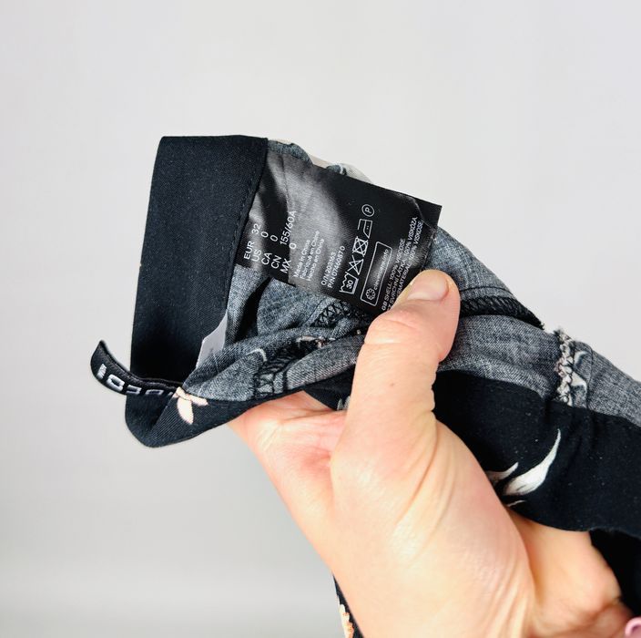 Czarna spódnica midi w kwiatowy wzór z rozcięciem po boku XXS 32 H&M