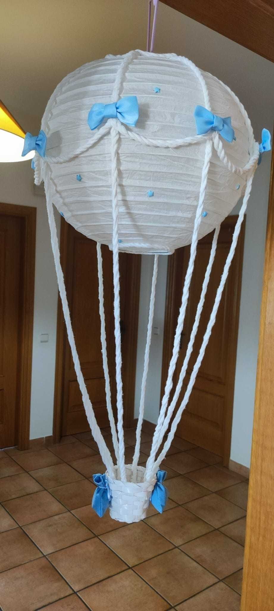 VENDIDO-Candeeiro para quarto de Bebe