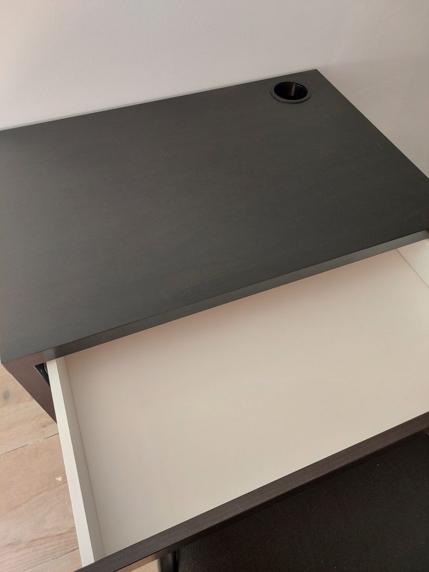 Secretária Ikea praticamente nova