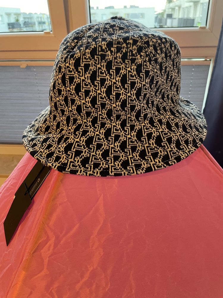 Czapka ARMANI EA7 Nowe