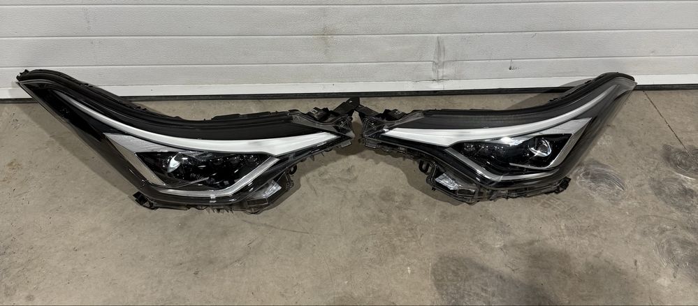 Toyota CH-R Faróis Full LED