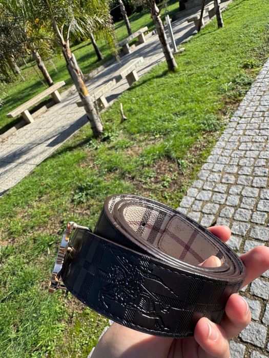 Cinto Burberry Reversivel