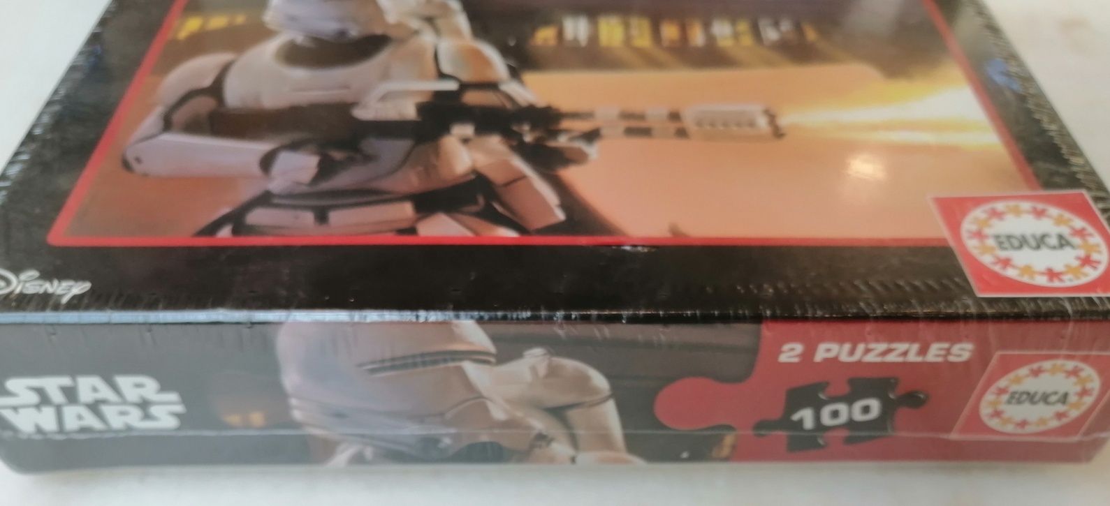 Caixa com 2 puzzles novos do filme Star Wars composto por 100 pcs cada