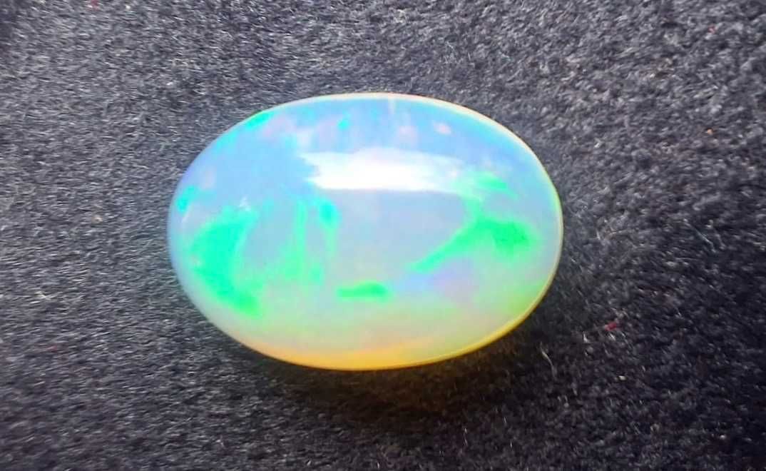 Opal naturalny, Kenia, 2,80 ct