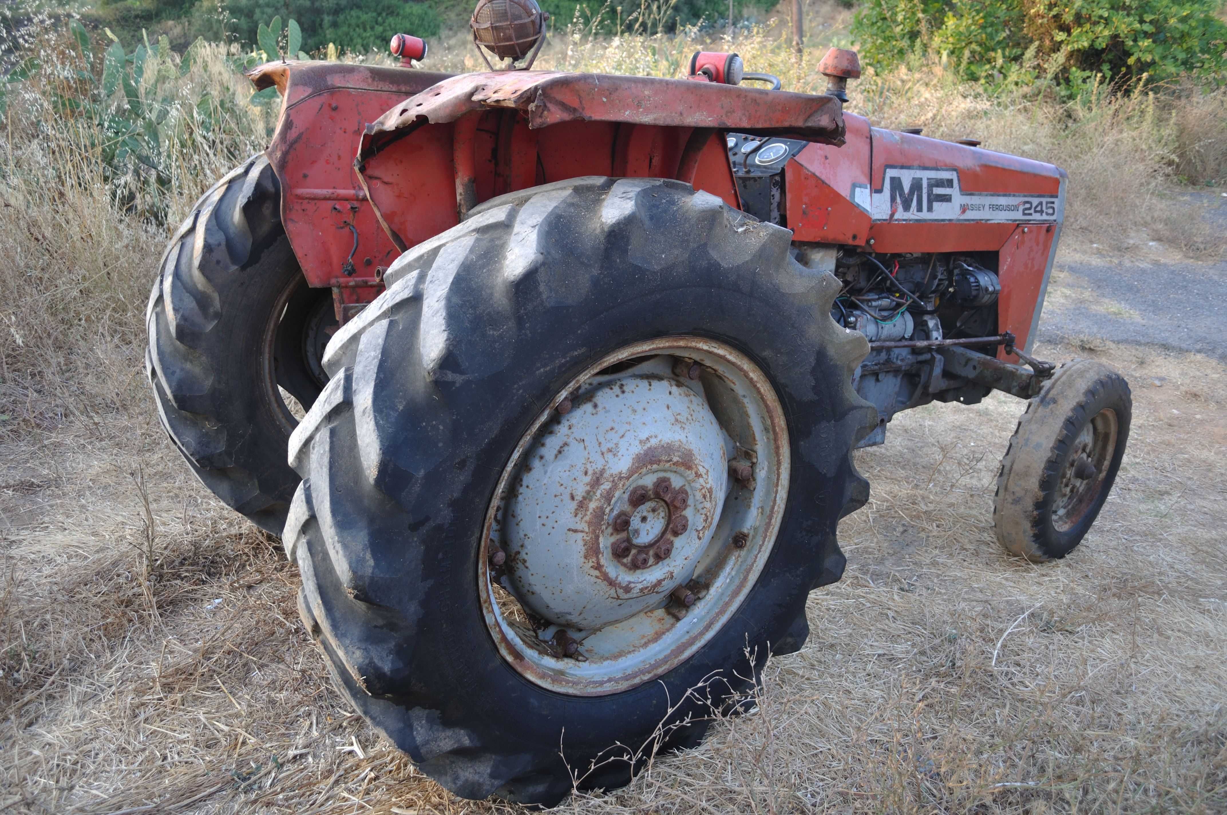 TRACTOR massey Ferguson 245