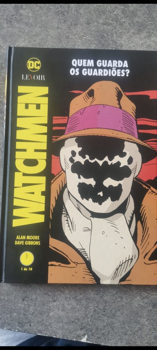 Pacote 4 livros Watchmen Cap. 1-4

27 euros

4 livros Watchmen Cap. 1-