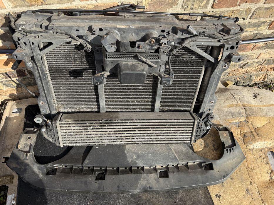 Передня панель телевізор касета радіаторів Mazda 3 BM 2013- 2,2 дизель