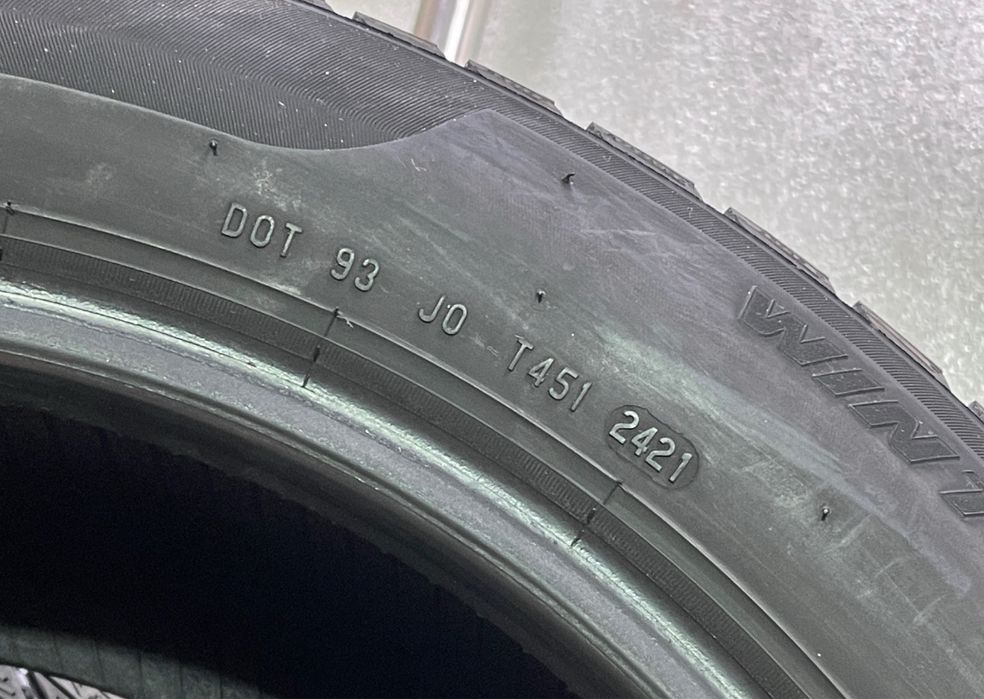 Автошини колеса резина 215/55 R17 Pirelli Sottozero3 зимові 2021 рік