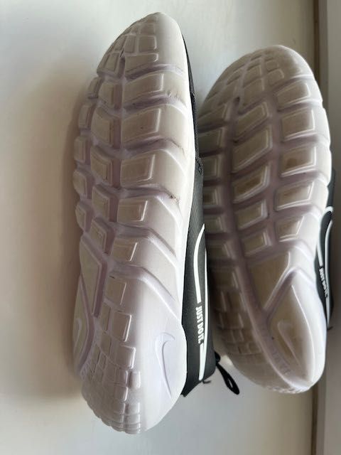Adidas Nike uniseks , WF, kapcie szkolne.