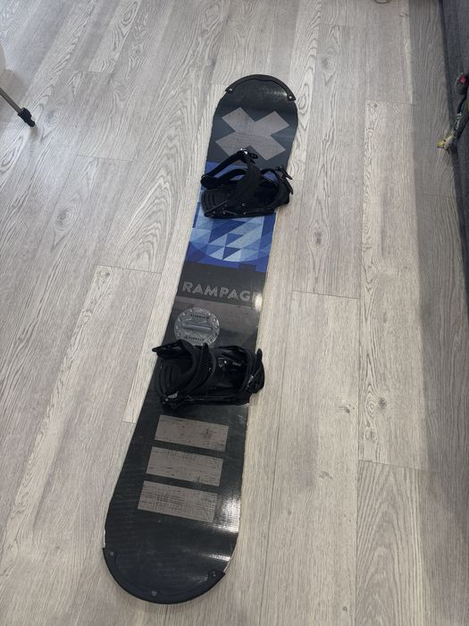 Продам сноборд разом з кріпленням та сумкою-чохлом