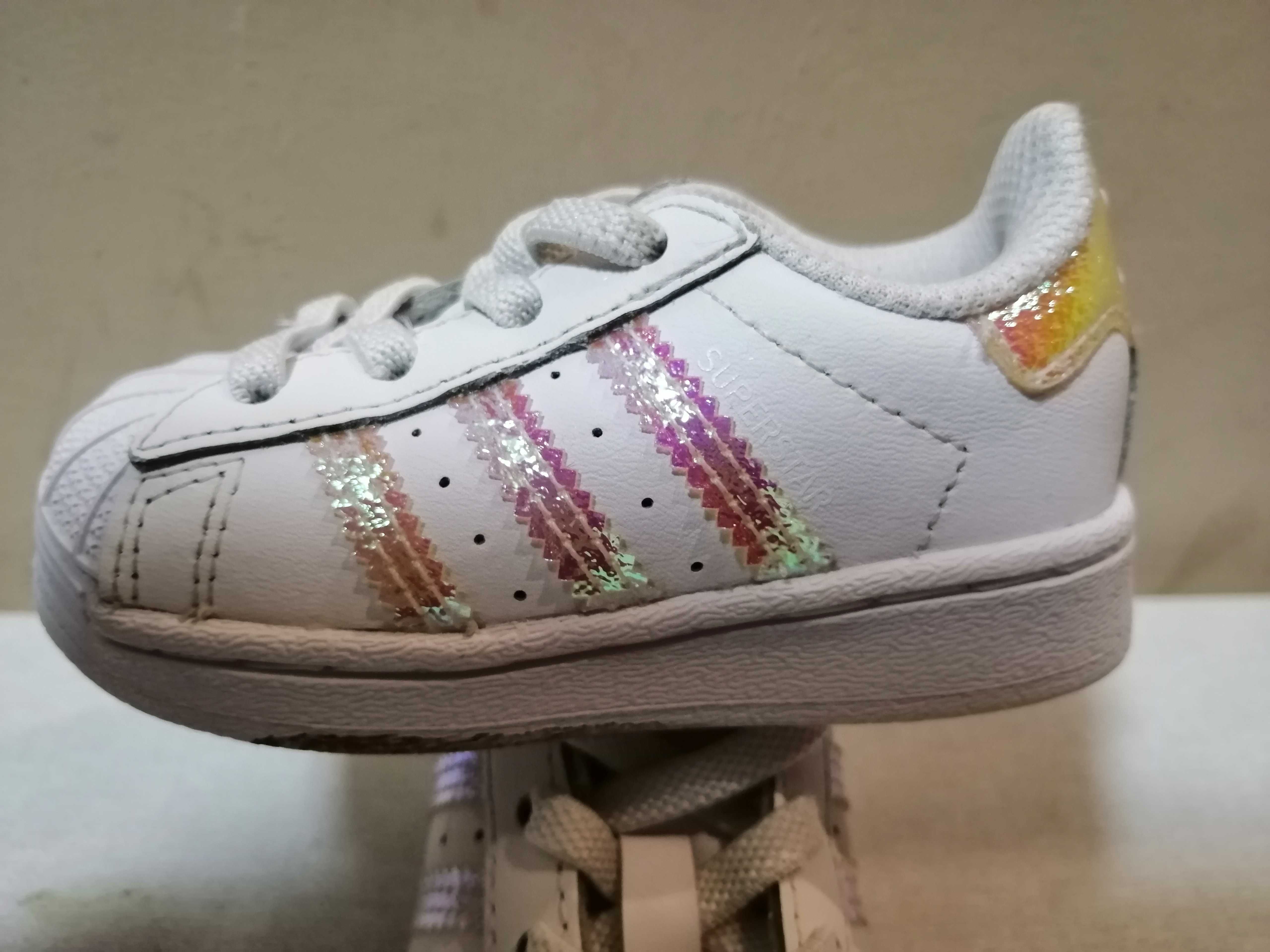 Adidas Superstar Ortholite buciki na rzepy rozm. 19 wkl. 11,5 cm holo