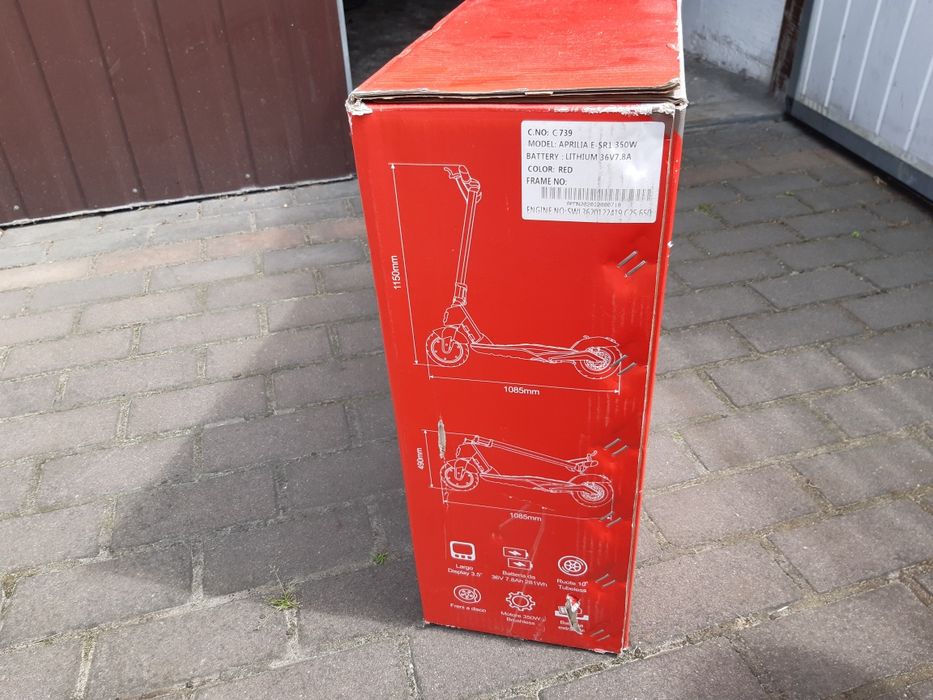 Hulajnoga elektryczna Aprilla bardzo niski przebieg stan bardzo dobry.