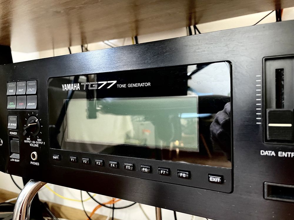 Рековий синтезатор Yamaha TG77 (Yamana SY77 Rack Version)