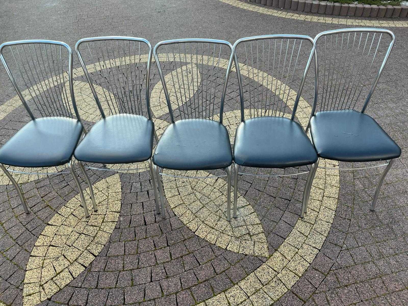 Metalowe krzesła