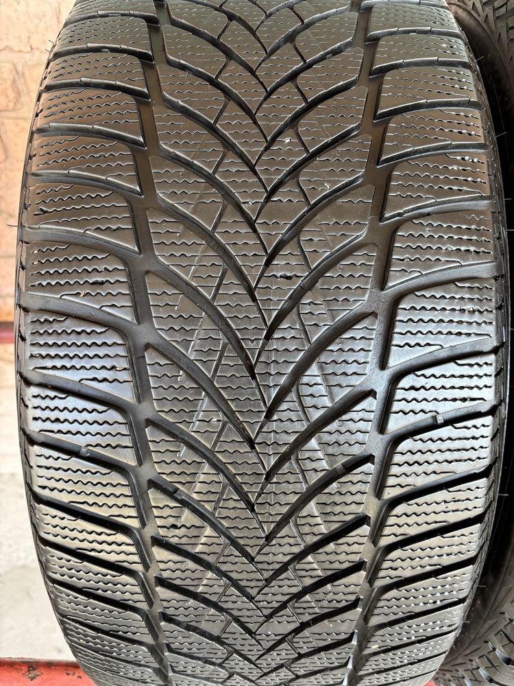 Пара зимових шин 255/40R19 Good Year