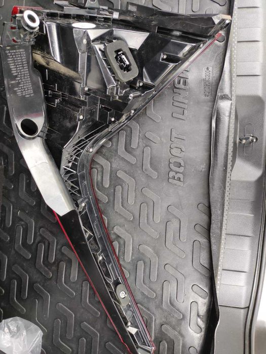 Фонарь правый задний Volvo XC60 Вольво ХС60 2018 б/у из США