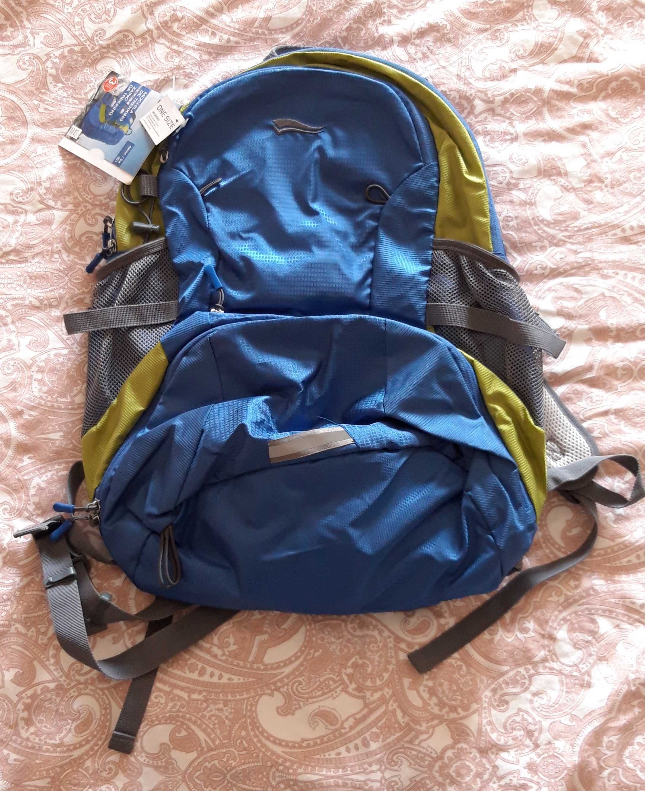 Mochila de trekkink, caminhada, montanhismo, campismo  - Artigo NOVO.