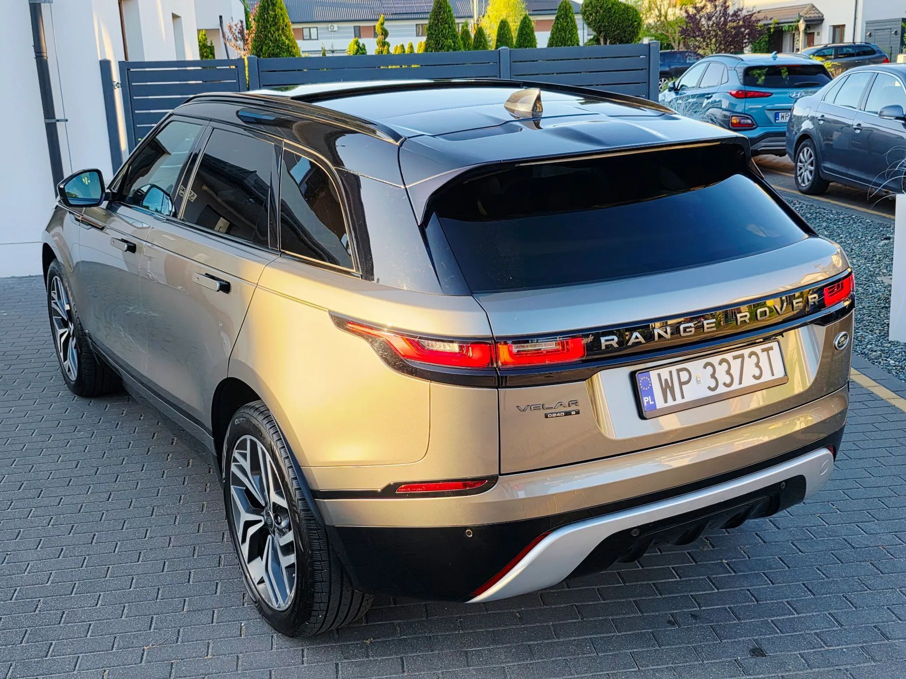 Land Rover Range Rover Velar R-Dynamic S 240KM 4x4 FULL LED Virtual Kamera Panorama Meridian Alu21