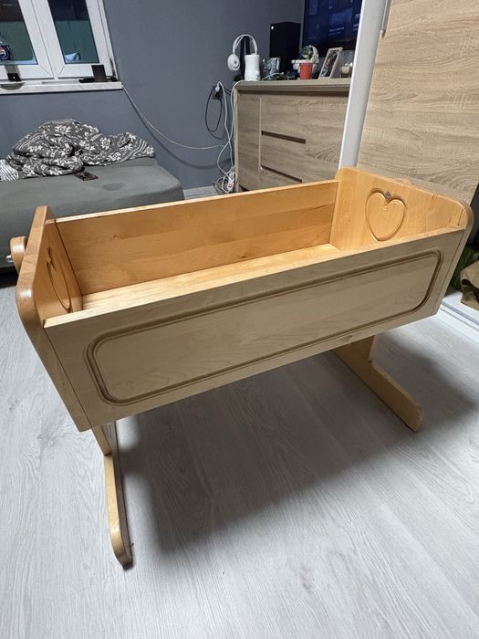 Piękna kołyska drewniana, jak nowa