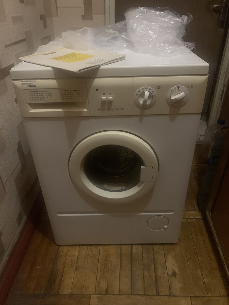 Стиральная машинка ZANUSSI
