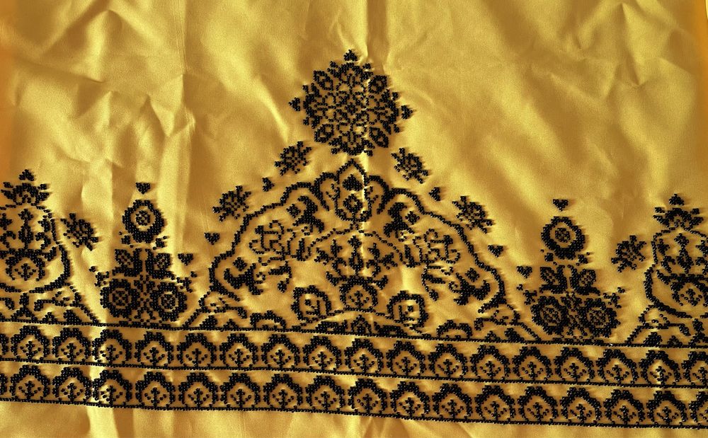 Жіноча вишиванка з бісеру ( сукня )