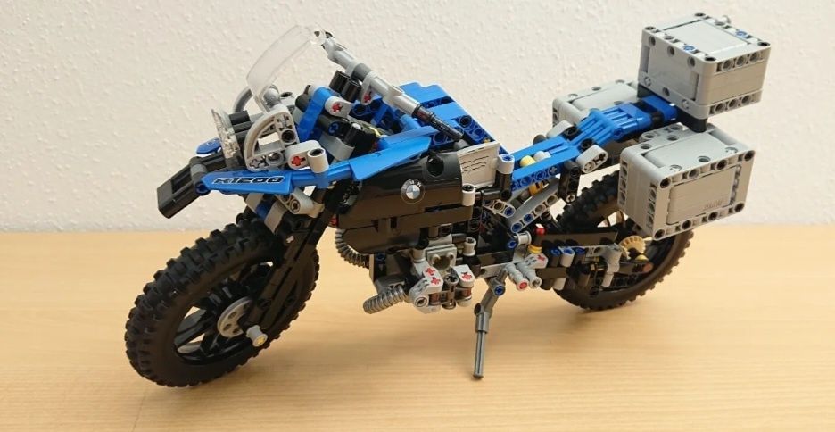 lego technic BMW r1200 gs 42063