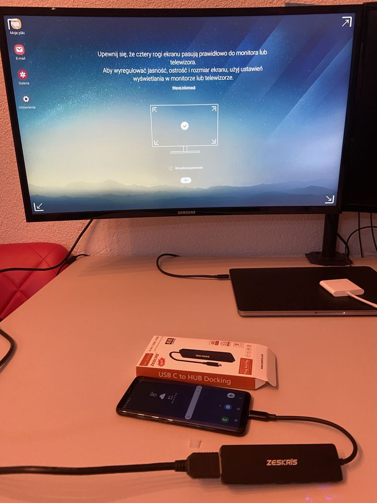 Hub usb C, hdmi , zgraj zdjecia z telefonu z uszkodzonym ekranem