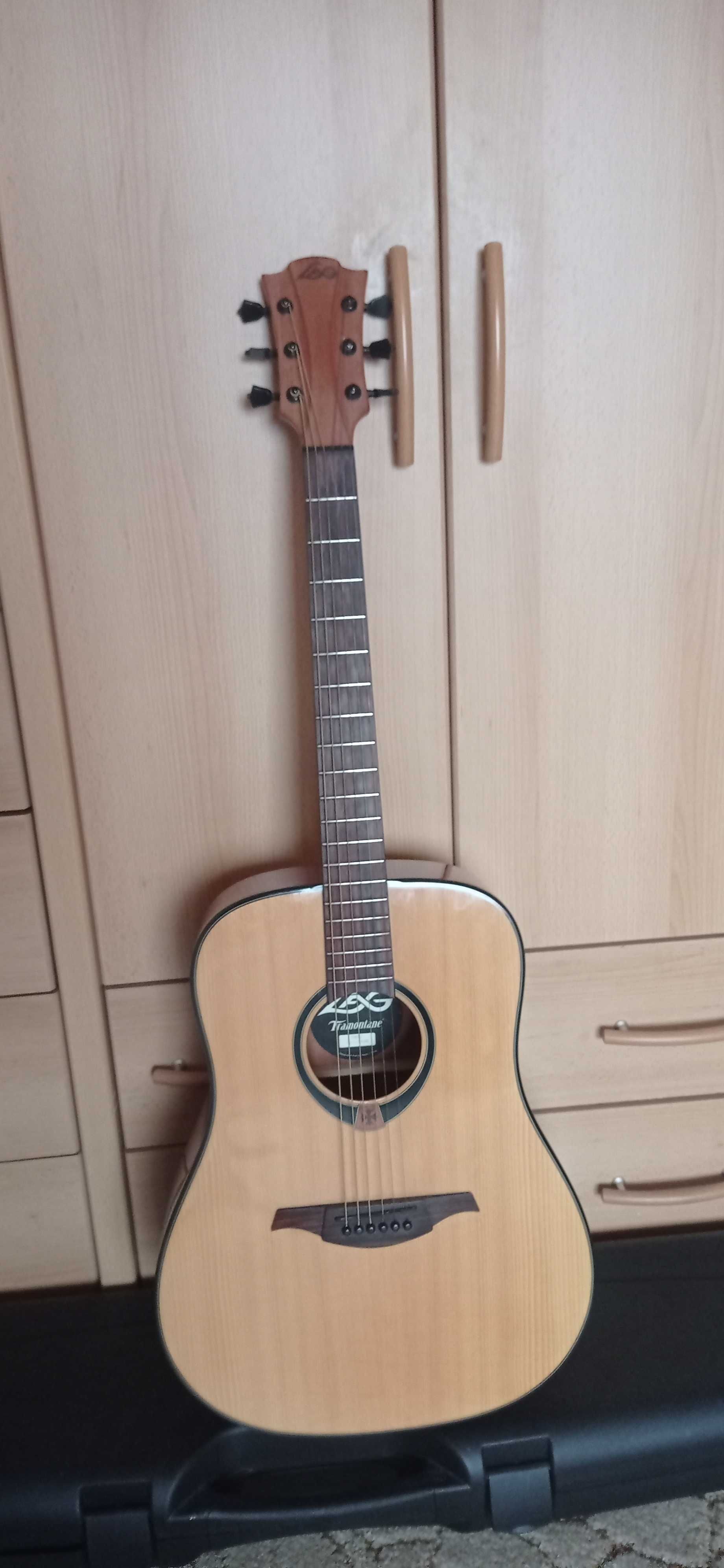 Akustyczna gitara