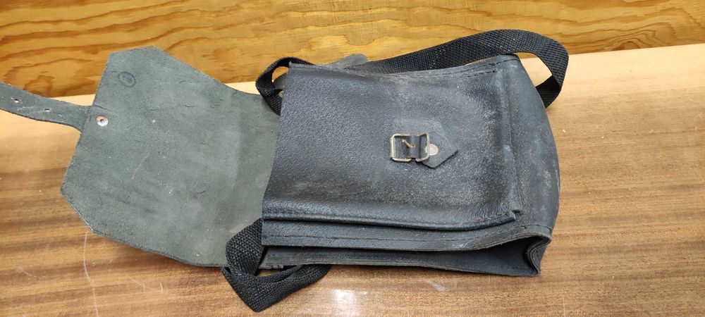 stara saszetka skórzana skóra PRL