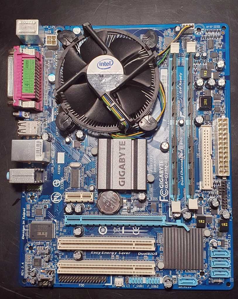 Gigabyte ga g31m es2l/Intel Quad Core 9400 2.6Ghz /4GB RAM DDR2