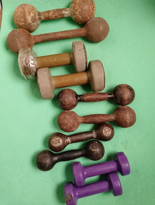 Гантели на 10, 6,5,3,4,2кг