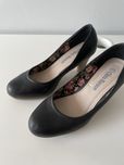 Buty na niskim obcasie Clara Barson