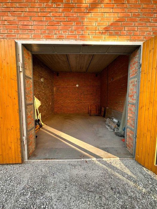 Продаж гаражу 25м2 з документами  Центр міста біля Хмільного