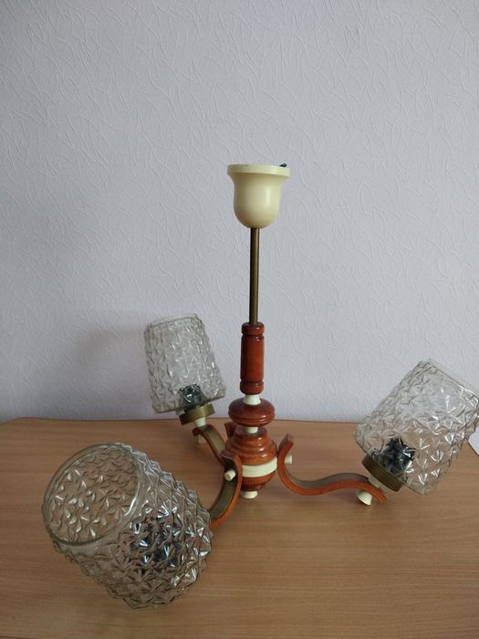 Люстра скляна підходить для вашого інтер'єру