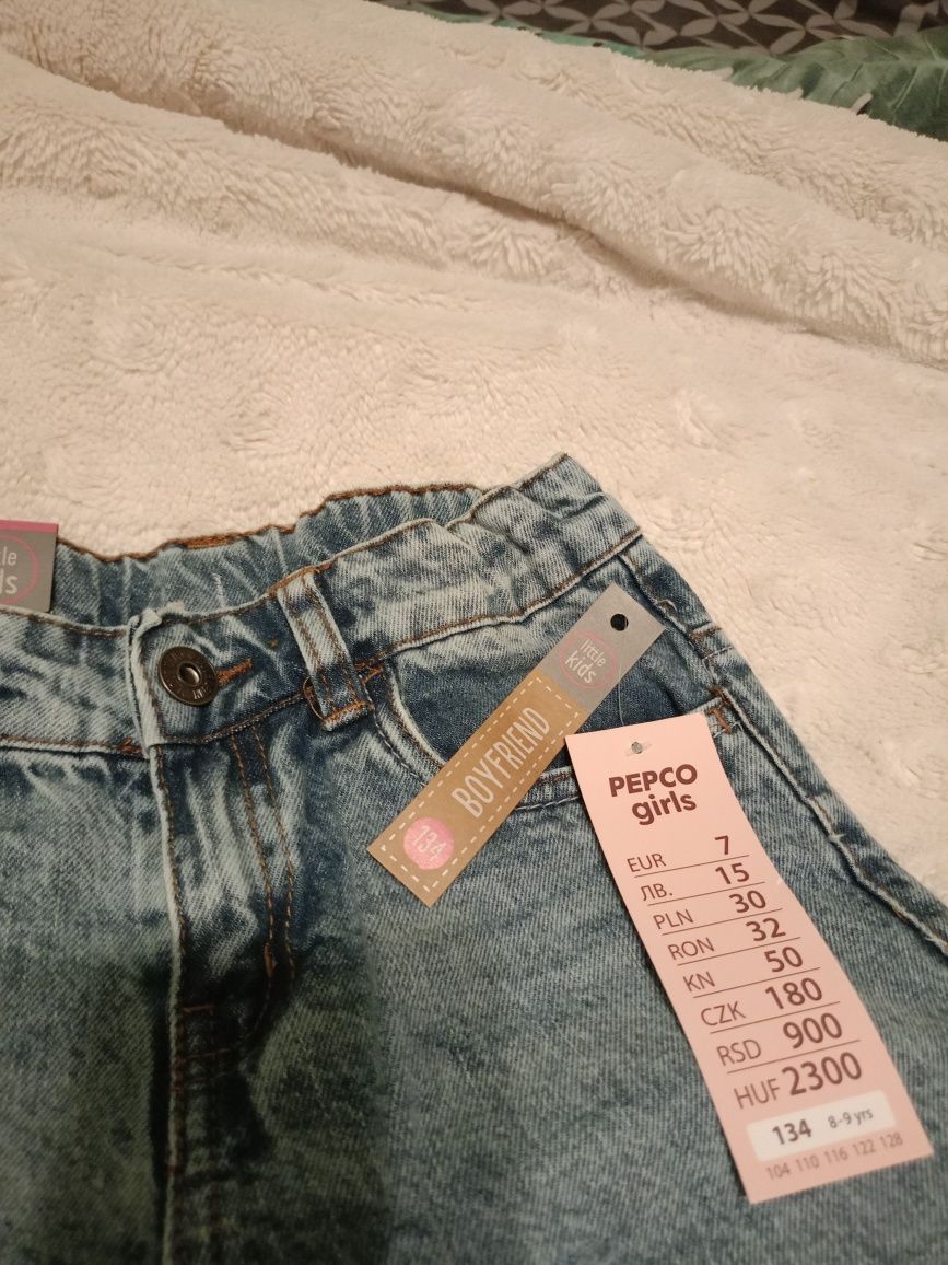 Spodnie jeans nowe 134