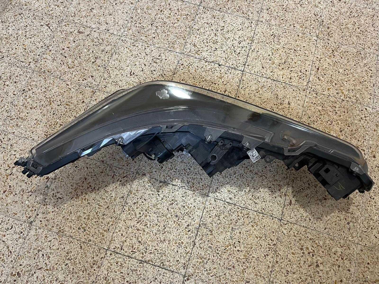 Ótica esquerda para Toyota Corolla 2019+