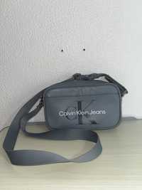 Calvin Klein bolsa (Messenger bag)