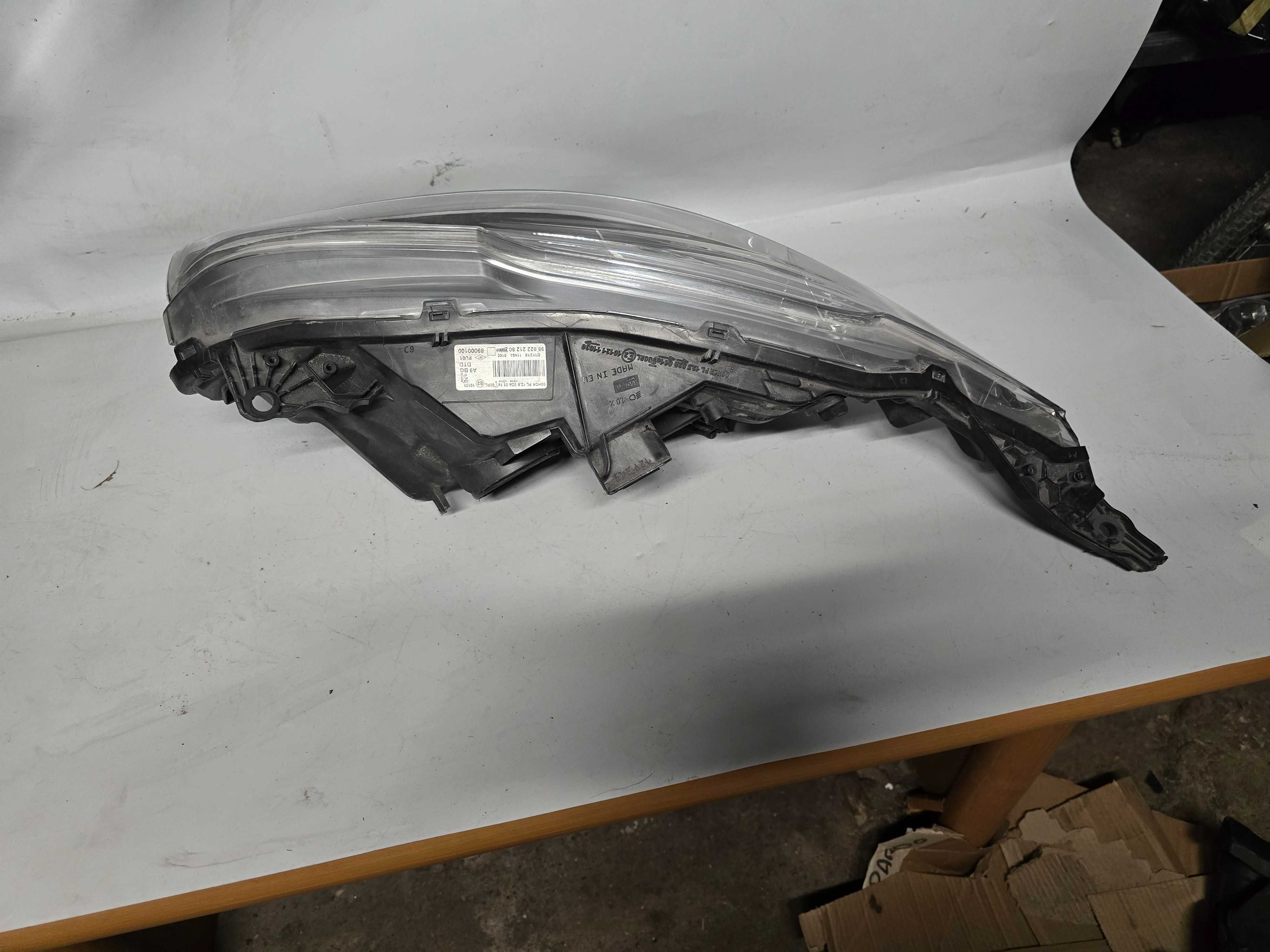 lampa przód Peugeot 208 I nowa oryginał