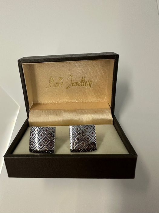 Spinki do mankietów koszuli