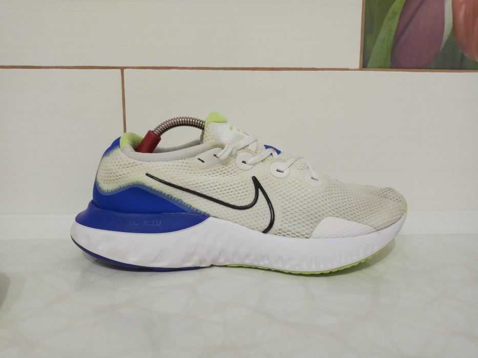 Кроссовки Nike Renew Run  44 размер 28 см