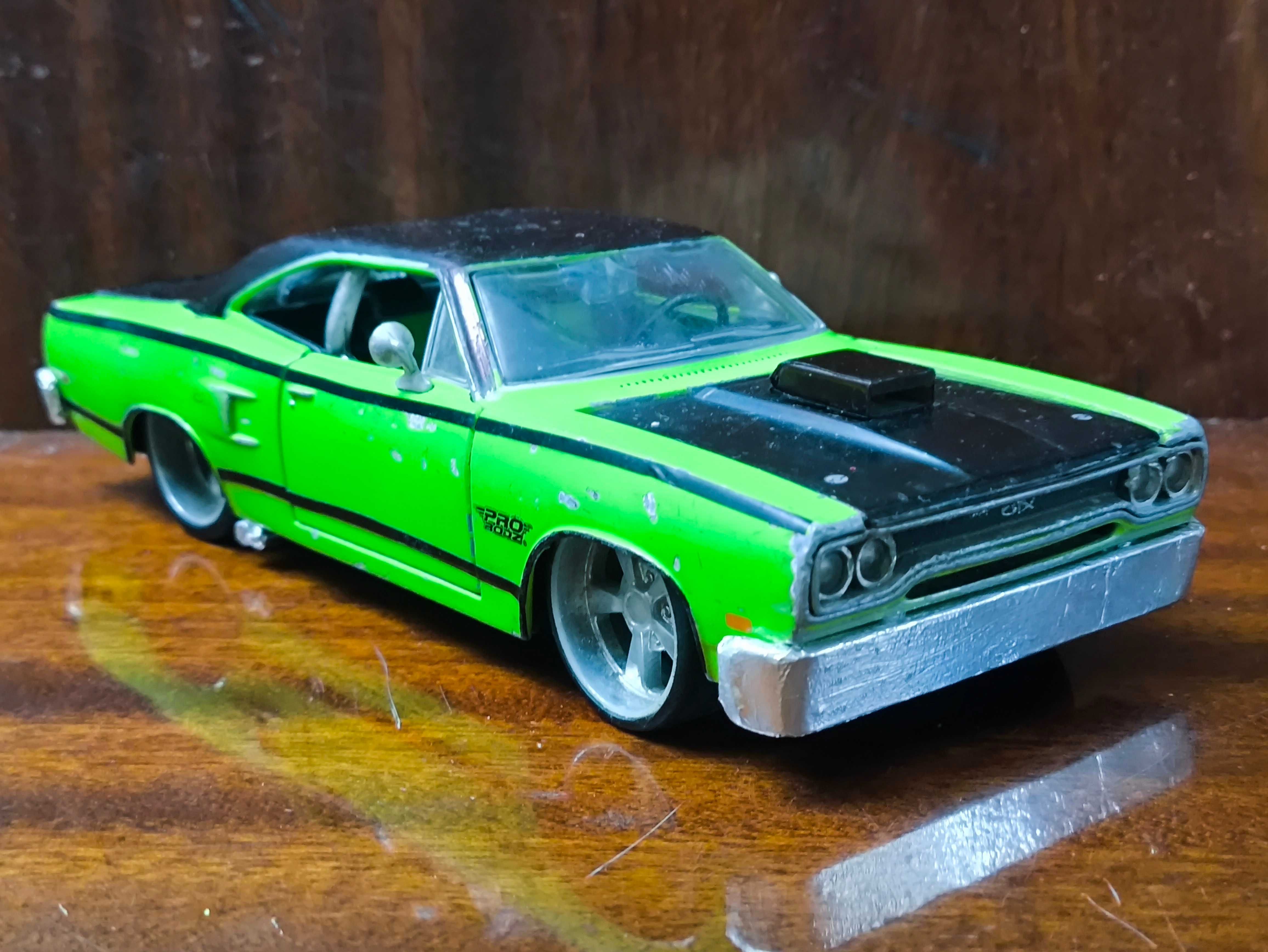 Машинка Plymouth GTX 1970 1/24 Maisto