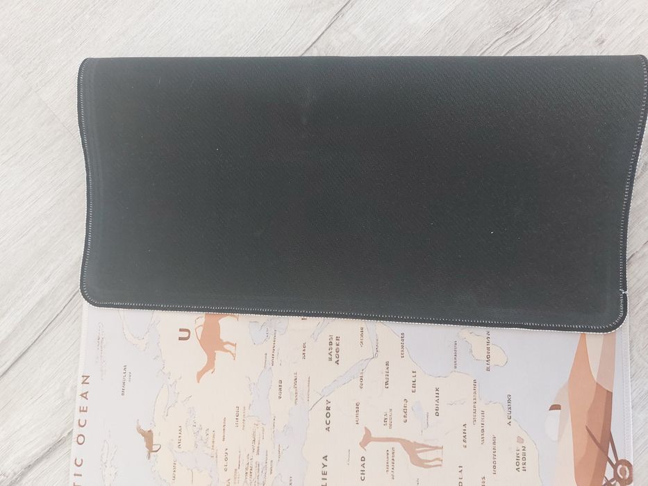 Podkładka na biurko mapa świata duża xxl pastelowe kolory