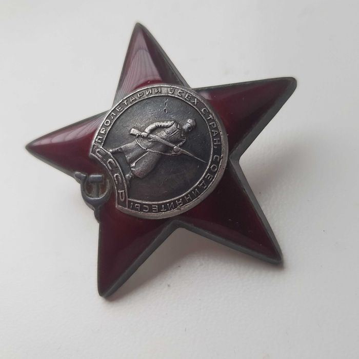 Кокарда с закруткой