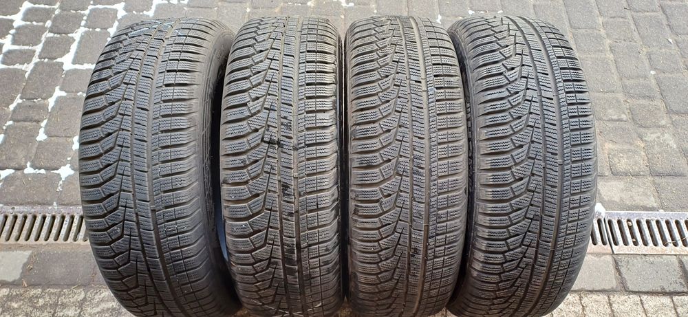 215/60R17 96H HANKOOK , komplet opon zimowych.