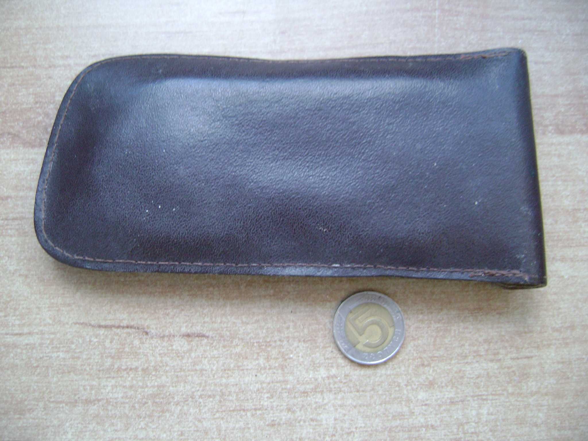 Starocie z PRL - Etui z dermy na okulary korekcyjne z czasów PRL