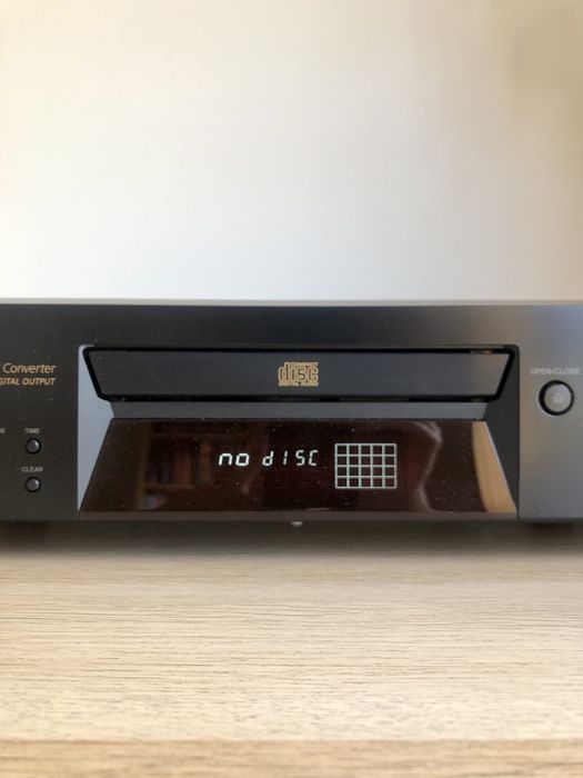 Leitor CDs Sony CDP XE270