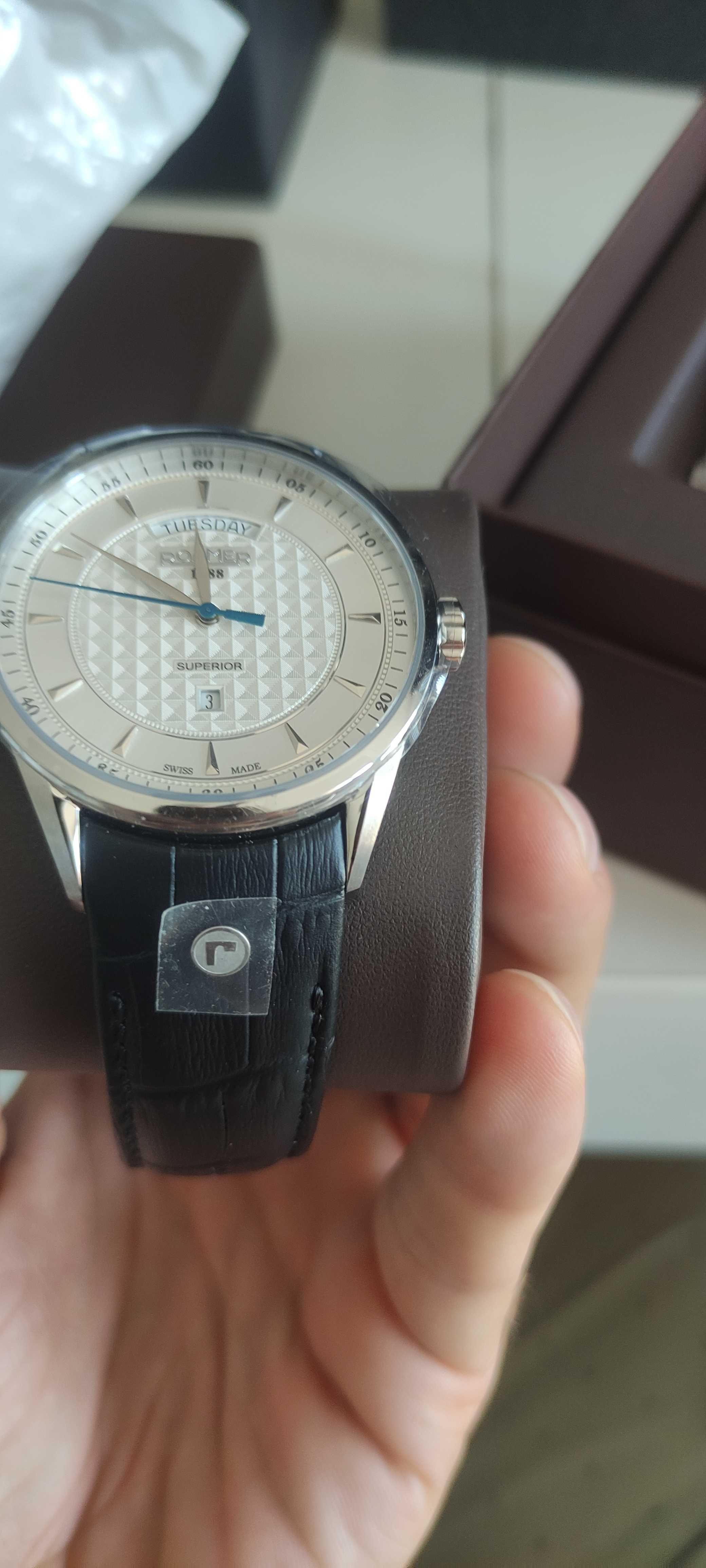 Piękny Nowy Roamer Superior Day Date
